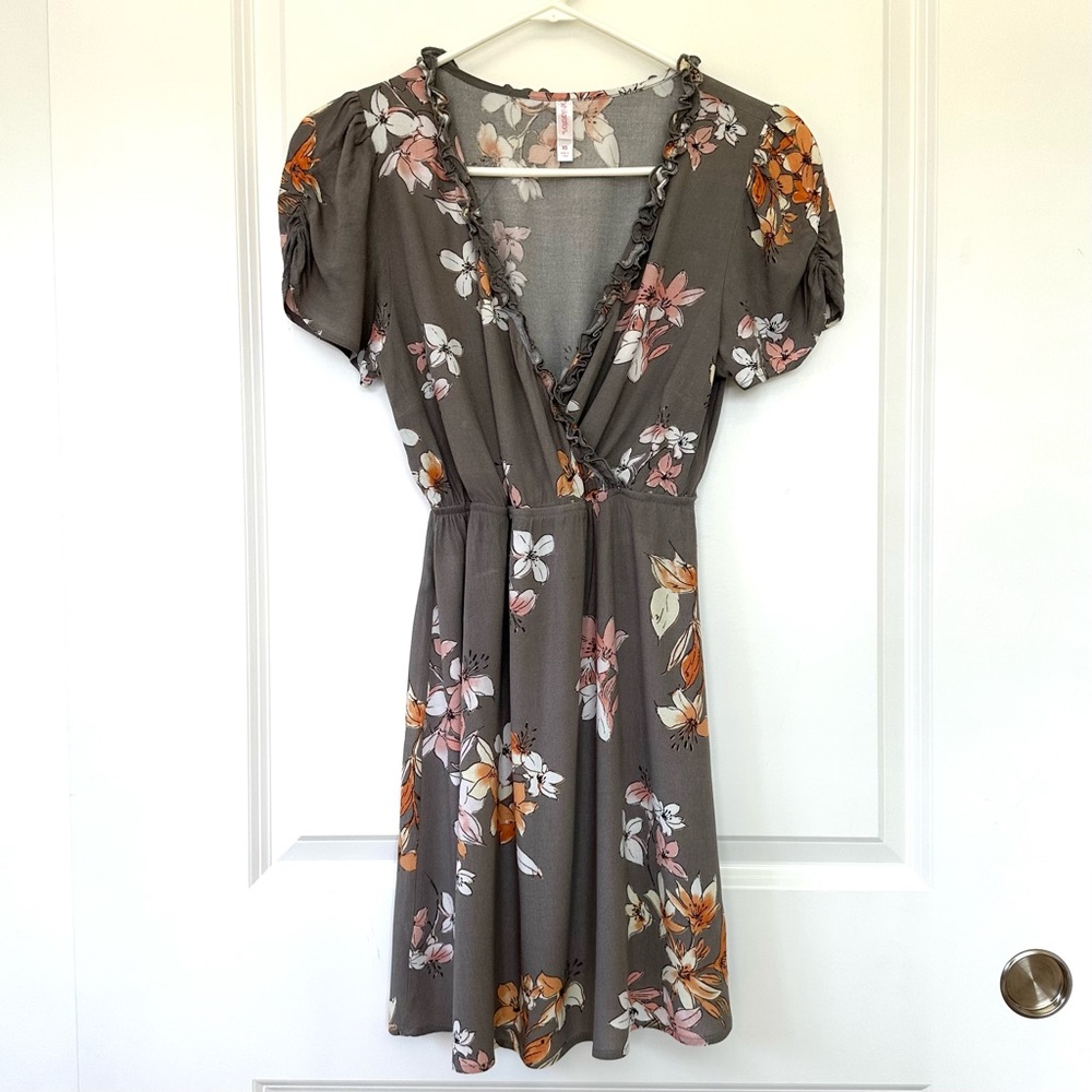 Xhilaration Gray Floral Print Dress